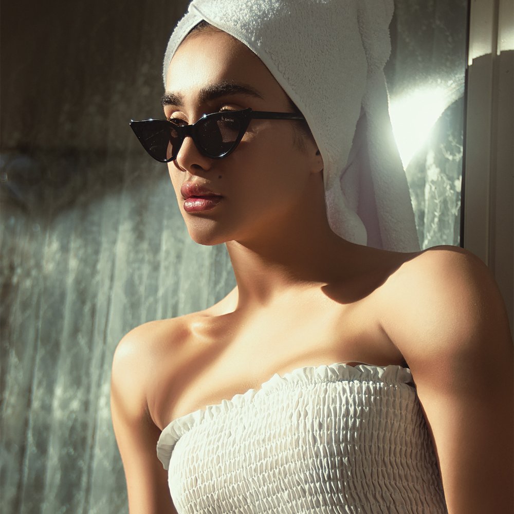 Glamorous at every moment.
10% Off All Online Orders at nanacoco.com #makeup #cosmetics #lipstick #lipgloss #facemakeup #professionalmakeup #stylist #beauty #beautysupplies #diymakeup