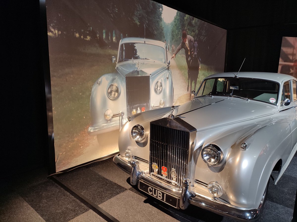 Kriegler007's tweet image. You know how I love AVTAK so I was really pleased to see the model train, ma car, the Zorin airship model and also the Rolls Royce Silver Cloud II. Poor Tibbet. #JamesBond #BondInMotion