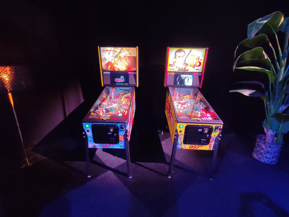 Kriegler007's tweet image. Two new pinball machines. They didn't have the Goldeneye one I saw in London but the Dr No and You Only Live Twice ones weren't in London 🤷‍♂️ #JamesBond #BondInMotion