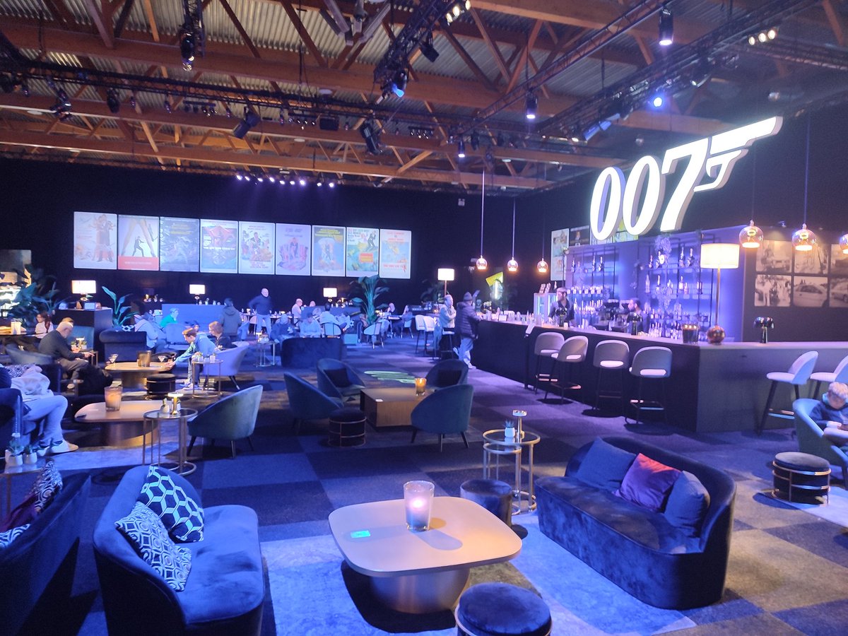 Kriegler007's tweet image. Nice bar area inside 🍸 A Vodka Martini was €15 which I thought was more than reasonable. Gift shop was obviously ridiculously overpriced. 

In conclusion, #BondInMotion was well worth it and I'm glad to have done it again. It's there until May 2023... #JamesBond
