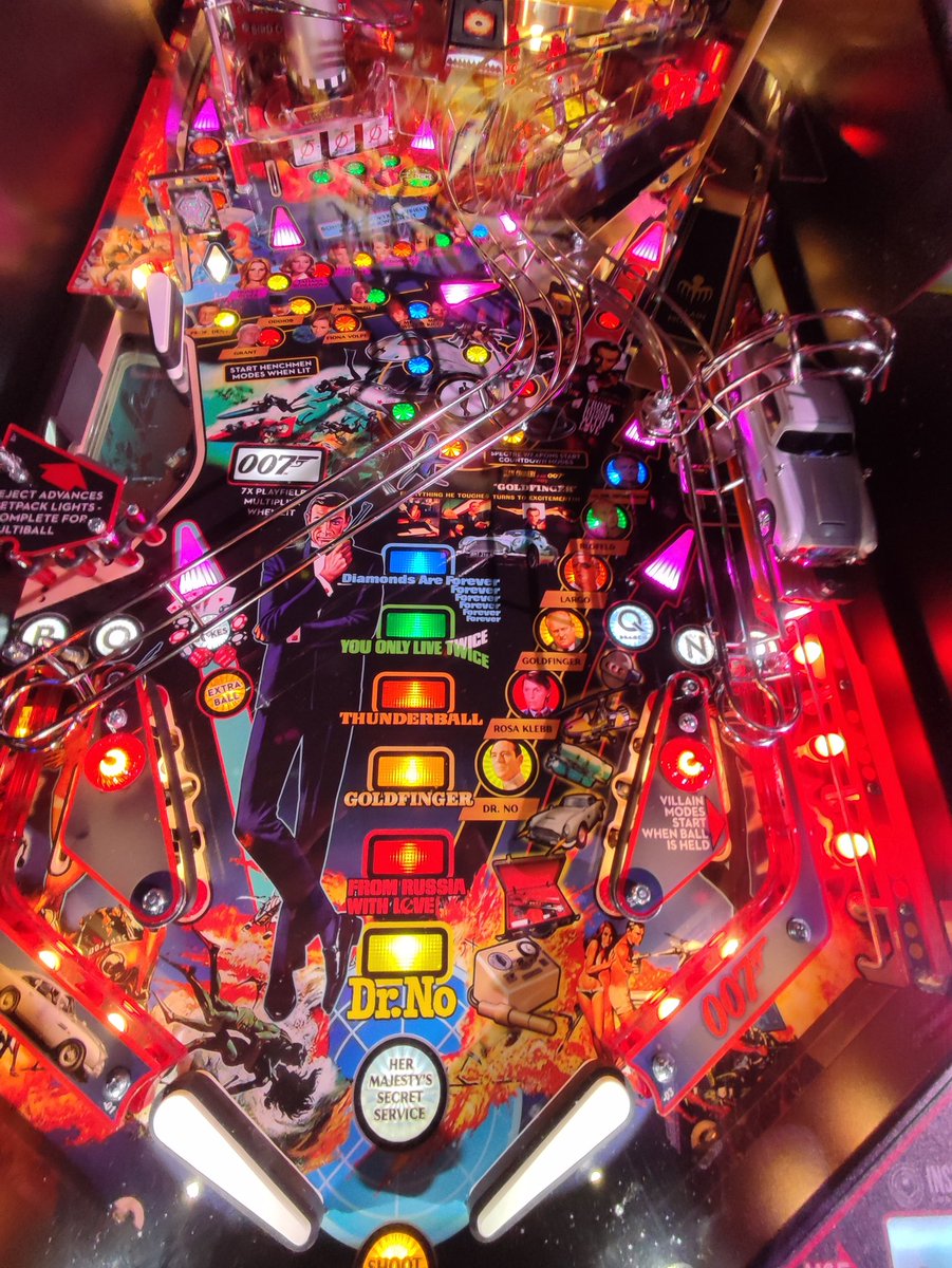 Kriegler007's tweet image. Two new pinball machines. They didn't have the Goldeneye one I saw in London but the Dr No and You Only Live Twice ones weren't in London 🤷‍♂️ #JamesBond #BondInMotion
