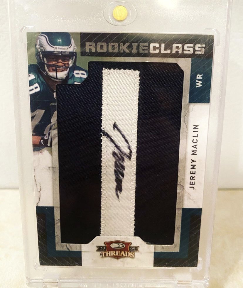 GIVEAWAY #4 ALERT‼️ A Jeremy Maclin Rookie Card Patch Autograph. Please RT, Like, and follow this account for entry. Tagging friends will gain you extra entries. Winner will be announced next Saturday. Good luck to all! Go Birds 🦅 <a href="/jmac___19/">Jeremy Maclin</a> #Eagles