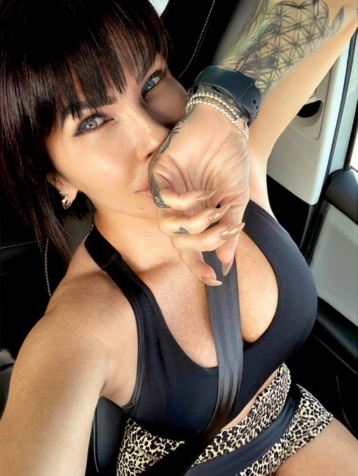 Looking for a man to tell me BIIIIIG STRETCHHHH when I stretch!! *please inquire within* https://t.co/KDeiEEXRLK<a href="/tag/newprofilepic"class="tags"><span>#newprofilepic</span></a>