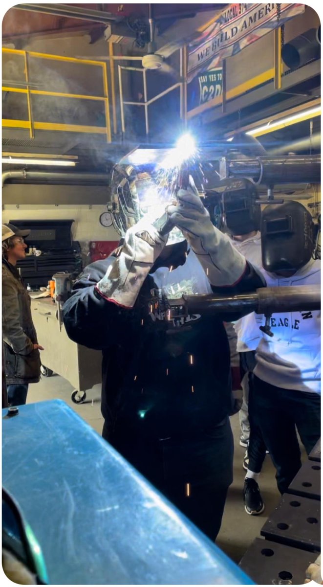 374Local's tweet image. South Spencer High School’s Agricultural and Industrial class stopped by for another visit at the Dale Training Center earlier this week. This helps maximize the number of students exposed to this career opportunity.