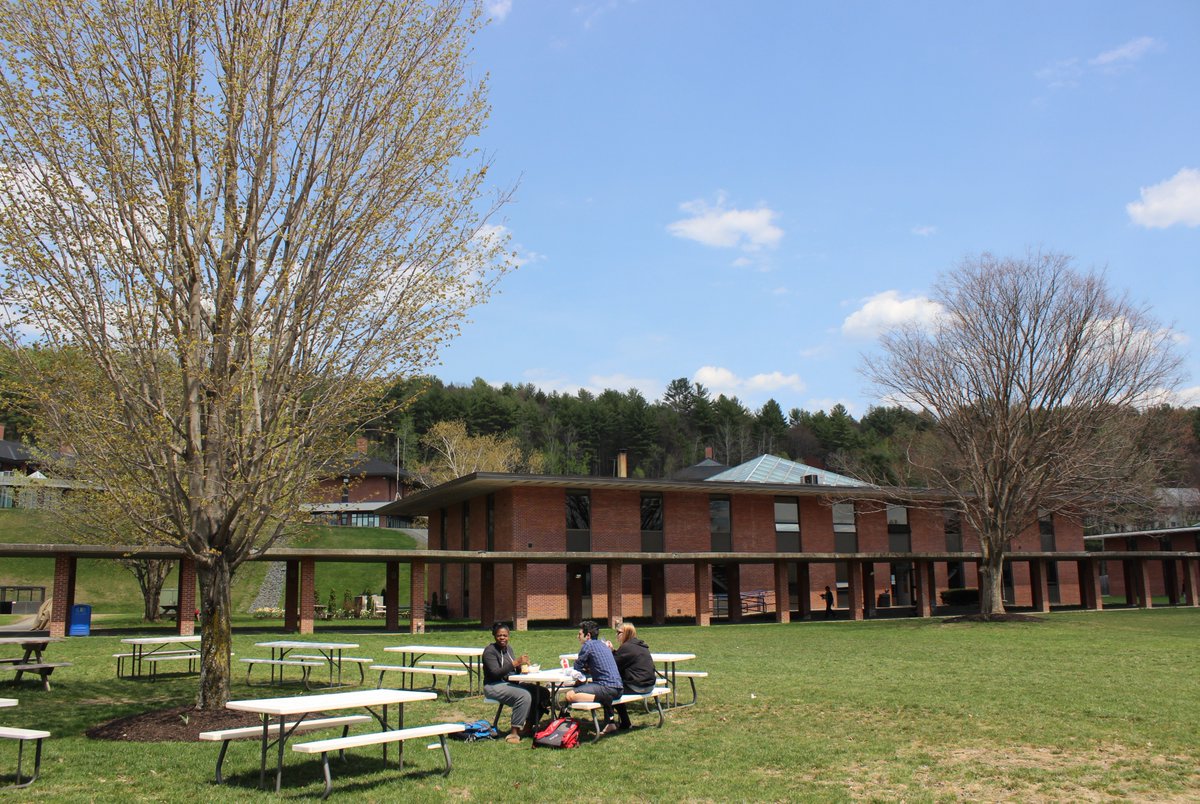 Don’t forget to sign up for our March 18 Open House! Tour campus, ask questions during our student panel sessions, and meet with #LandmarkCollege faculty and parents. View our schedule of events and register here: bit.ly/3Hu34jU
