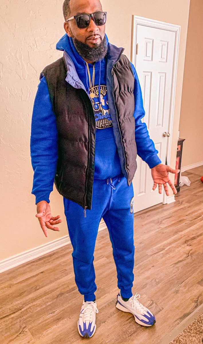 Happy birthday to my bro <a href="/CoachSimp_/">Jermaine Simpson</a> !!! Love you brodie! 💙🏁 let’s go get this W today 🔟