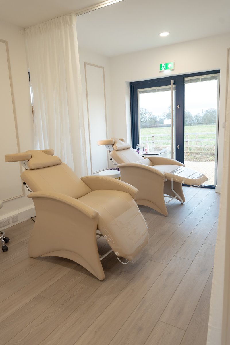 WeAreSocialLoop's tweet image. Introducing the newest Dr Claire Aesthetics clinic, here in Harrogate! 

We had such a great day shooting this gorgeous location... ✨

#socialloop #locationphotography #marketingagency
