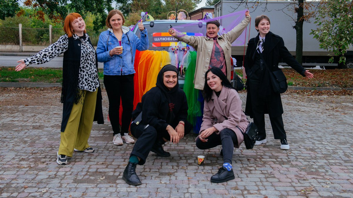 We stand in solidarity with the Ukrainian LGBTQI movement. Several organisations have come together to uplift the bravery and resilience of the LGBTQI community in Ukraine. You can read the full statement here: 
bit.ly/3xUAZwo

📸: Christina Pashkina