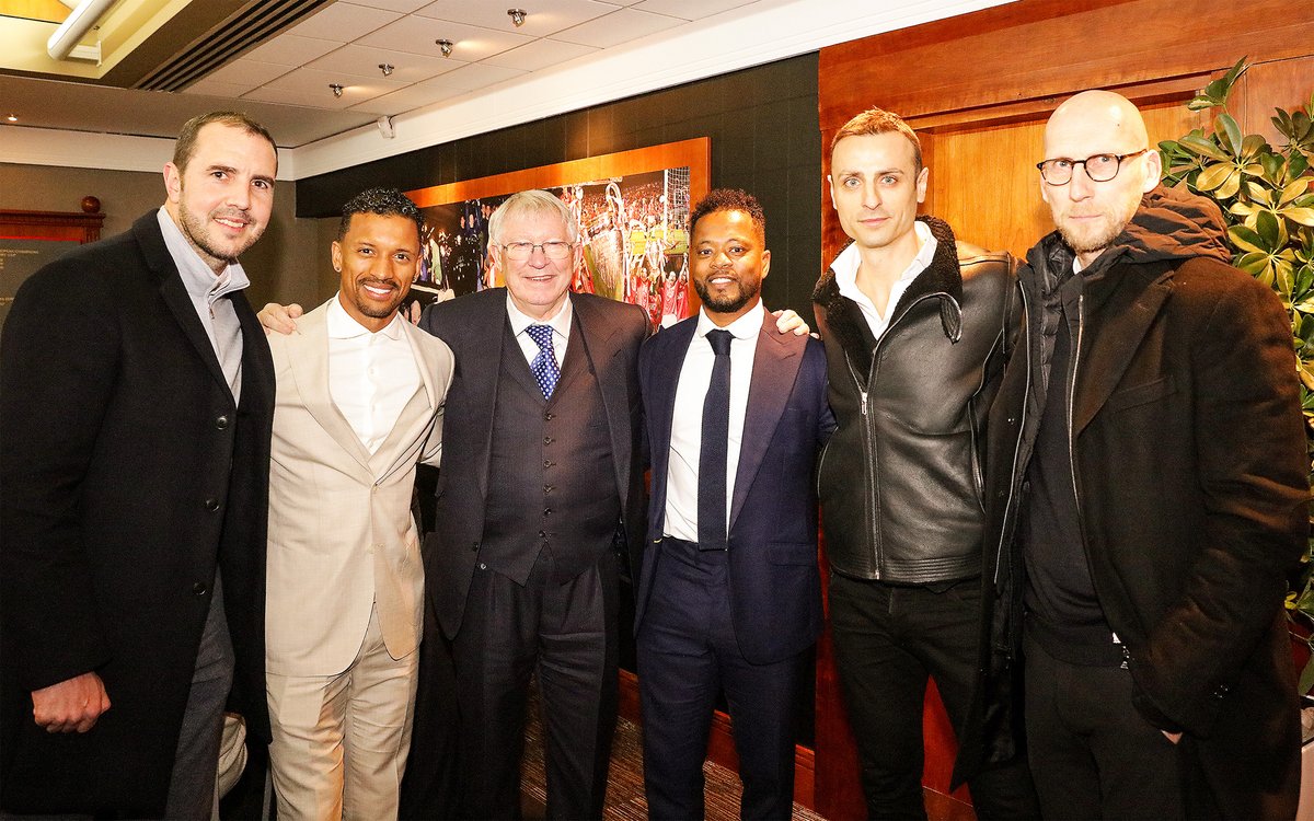 ManUtd's tweet photo. Six legends watched on at Old Trafford last night 📸

Reunited ♥️

#MUFC https://t.co/L06MGMO18b