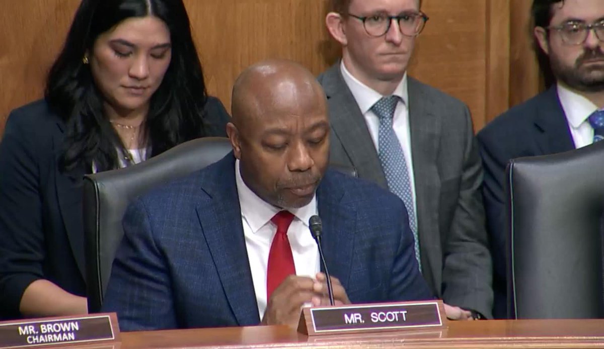 HousingElevate's tweet image. Senate Banking Committee Holds Hearing on State of Housing

ow.ly/bmFA50MYSV2

#DrMichaelCThreatt #CutTheRedTape #InvestInTechnology #TheSection8LandlordCoach™ #ThePriceofBureaucracy #ElevateHousing #LandlordIncentives