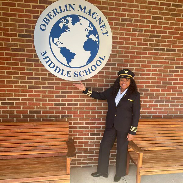 UnitedPilots's tweet photo. Happy #BlackHistoryMonth! We recognize @TomicaSky for pursuing her passion in aviation and now flying for @united. Captain Adams supports pilot recruitment and hiring and is an inspiring #trailblazer #WeAreALPA #UnitedPilots #OBAP @OBAPEXCELLENCE @ALPAPilots @WomenInAviation https://t.co/QgSkQJtcRF