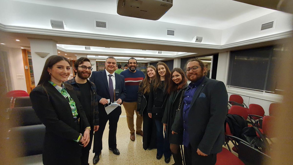 Yesterday, I had the pleasure to receive the Chemistry Europe Fellow award, Class 2020-21 from @EEX_AGC! Thank you so much <a href="/ChemEurope/">Chemistry Europe</a>  Europe! Thanks to my group members and specially to talented coworkers <a href="/GKI13/">西場弘治</a> and Dr. Triandafillidi, with whom we run 24/7, 365 days the lab!