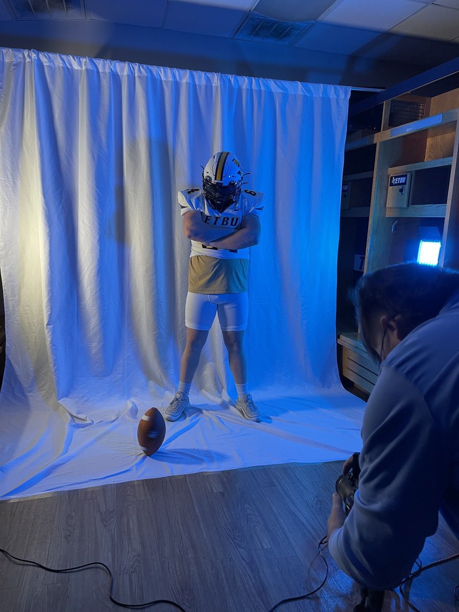 mosier_cooper's tweet photo. 🟡🔵After lots of prayer, hard decision making and many opportunities. I am excited and very blessed to announce that I am COMMITTED to East Texas Baptist University! 🔵🟡 @GoETBUTigers @ETBU_Football @ETBUCoachRu @_jordanwesley @8_parr @daheelineofdaOL @Anna_Coyotes_FB https://t.co/BpLm4C8dMl