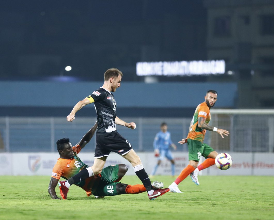 1️⃣0️⃣-goal thriller lifts <a href="/MohammedanSC/">Mohammedan SC</a>, sinks <a href="/sreenidideccan/">Sreenidi Deccan FC</a> 

Read the match report 👉🏼 bit.ly/3YZlBuS

#MDSPSDEC ⚔️ #HeroILeague 🏆 #TogetherWeRise 🤝 #IndianFootball ⚽