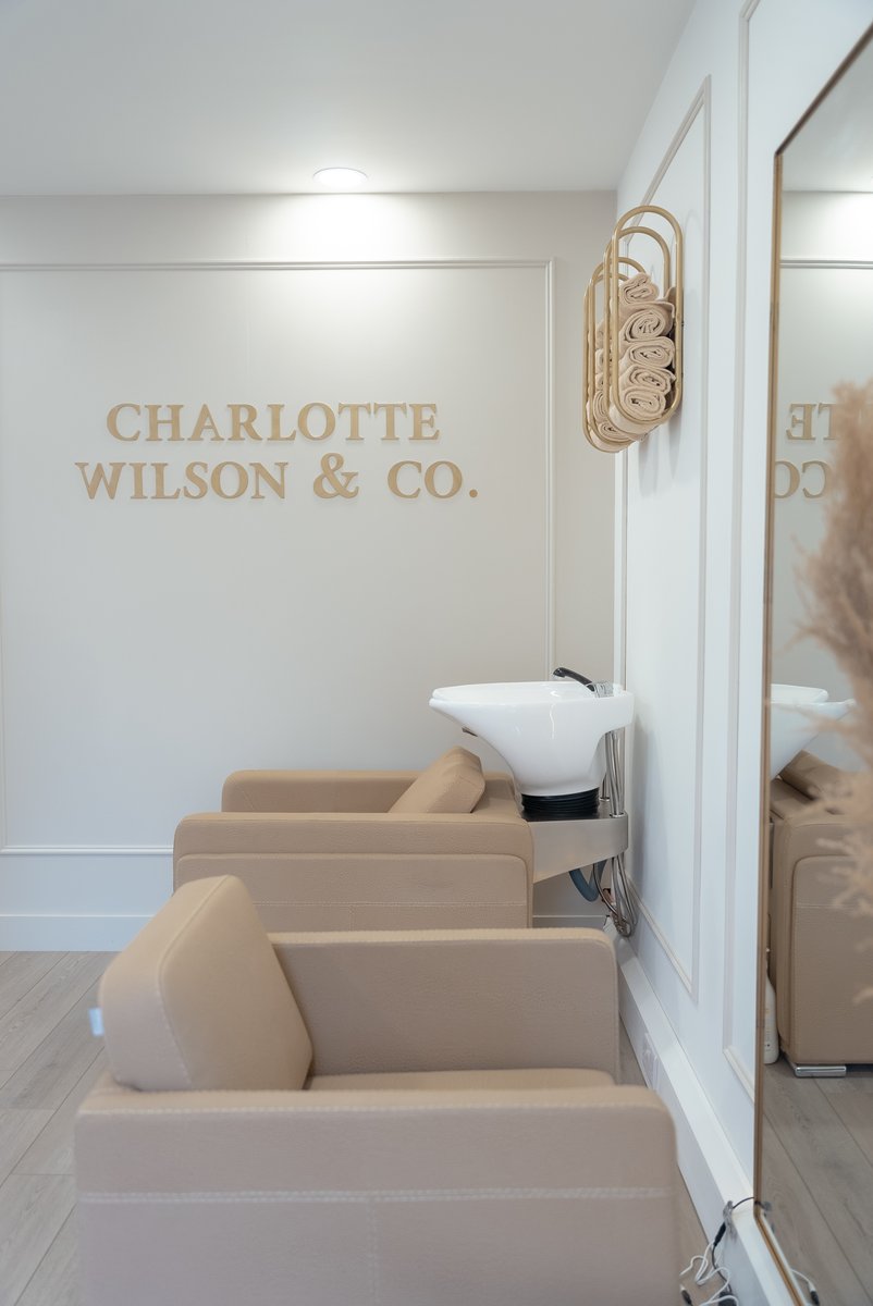 WeAreSocialLoop's tweet image. Introducing the newest Dr Claire Aesthetics clinic, here in Harrogate! 

We had such a great day shooting this gorgeous location... ✨

#socialloop #locationphotography #marketingagency