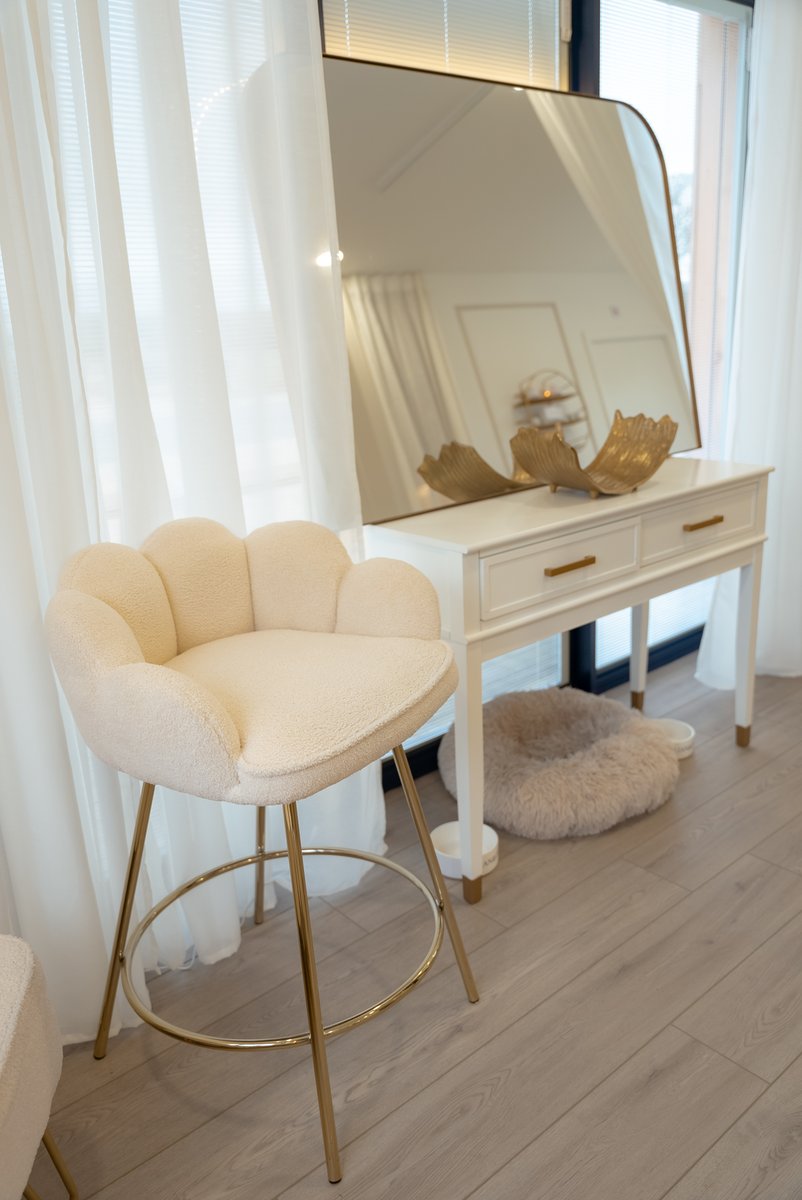 WeAreSocialLoop's tweet image. Introducing the newest Dr Claire Aesthetics clinic, here in Harrogate! 

We had such a great day shooting this gorgeous location... ✨

#socialloop #locationphotography #marketingagency