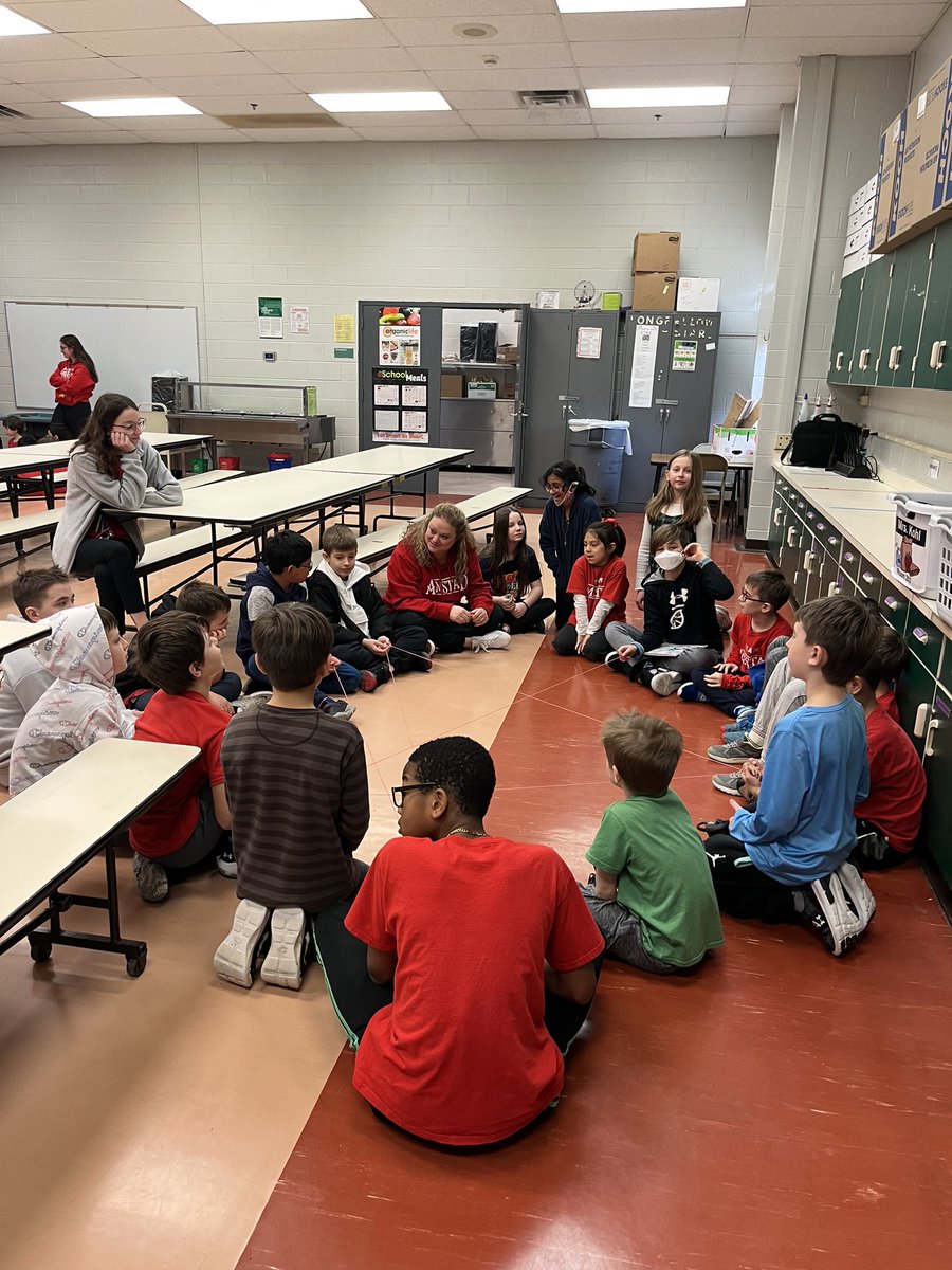21longfellow's tweet photo. Did your kiddo come home with a yarn friendship bracelet yesterday?? That’s because of the awesome kindness activity we did during our house meeting for February. Additonally, congratulations to our AMAZING house winners! 🖤❤️💚💙 #21Learns https://t.co/q2eSq81KQu