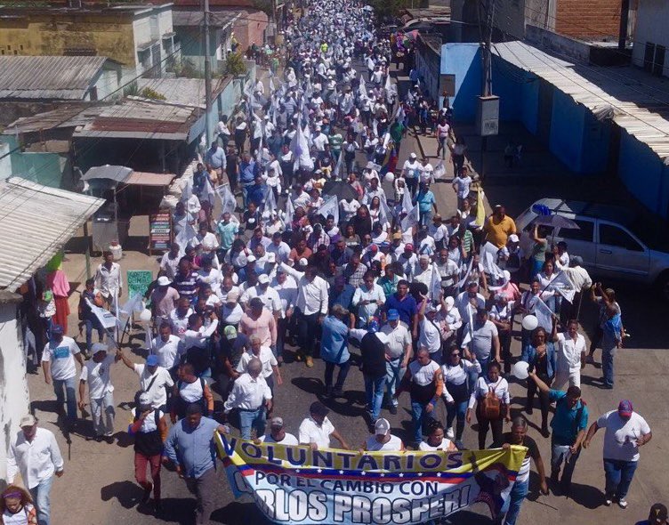 ¡La ruta que nos llevará a Miraflores está en la calle acompañados de nuestro pueblo! Hoy #24Feb salimos a recorrer el municipio #Tinaco en Cojedes, comprometidos con devolverle la #Prosperidad a los venezolanos y recuperar el sector agropecuario nacional.
#UnidosXVenezuela