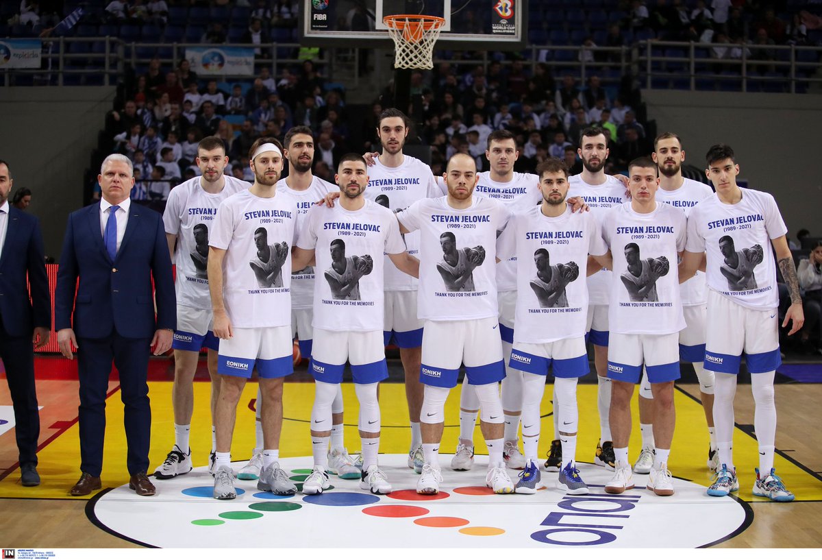 aekbcgr's tweet photo. Respect! 👏🏻

@HellenicBF 🤝🏻 @KSSrbije 

🟡 #aekbc #Stevan #Jelovac ⚫ https://t.co/oJsB9JoE54