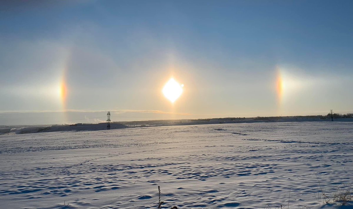 savenosecreek's tweet photo. The end of this cold snap is near… one of our advocates captured this Sun Halo from the icy air over Nose Creek. #SaveNoseCreek #SNCsky #yyc #rockyviewcounty #airdrie #yyccc #abpoli #cdnpoli https://t.co/GIqu8PycMx