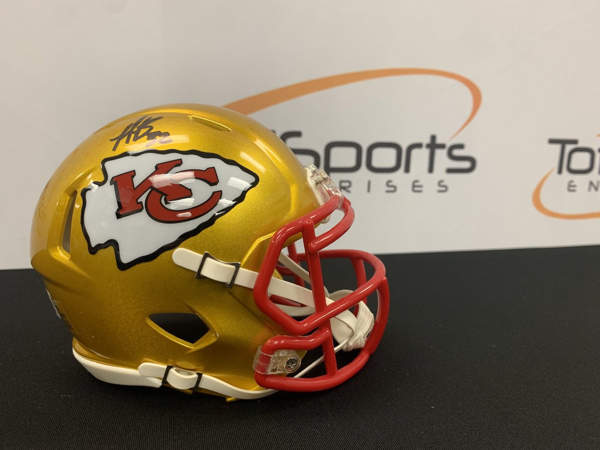 🚨GIVEAWAY🚨 Let’s do a signed Flash mini helmet by SB Champion, SB touchdown scorer @_nickbolton2✍️ All you need to do to enter: 1️⃣RETWEET 2️⃣FOLLOW @ArrowheadLive & @TSEKansasCity ⏳Giveaway ends 3/5 @ 7pm CST⏳ #Chiefs | #ChiefsKingdom