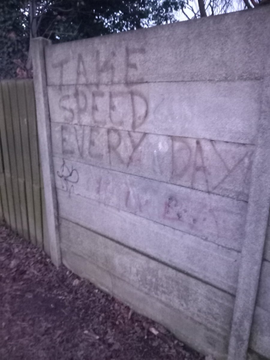 commanderwhitby's tweet image. Some straight to the point advice in Scunthorpe