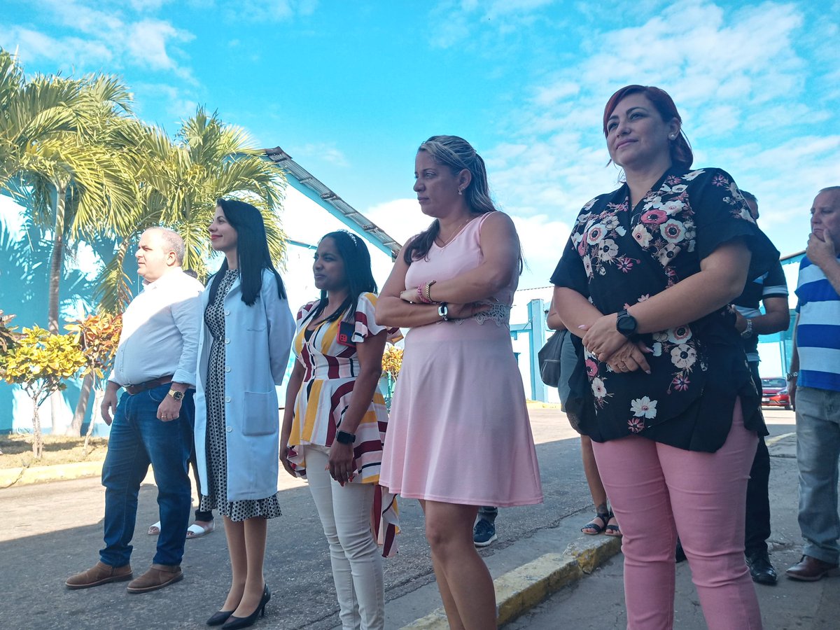 SuselyMorfaG's tweet photo. Recorrido de los candidatos a diputados, municipio #Matanzas #MatancerosEnVictoria. Unidos #MejorEsPosible . @DiazCanelB @DrRobertoMOjeda @IzquierdoAlons1 @mariofsabines @MMarreroCruz https://t.co/t847b2leN0