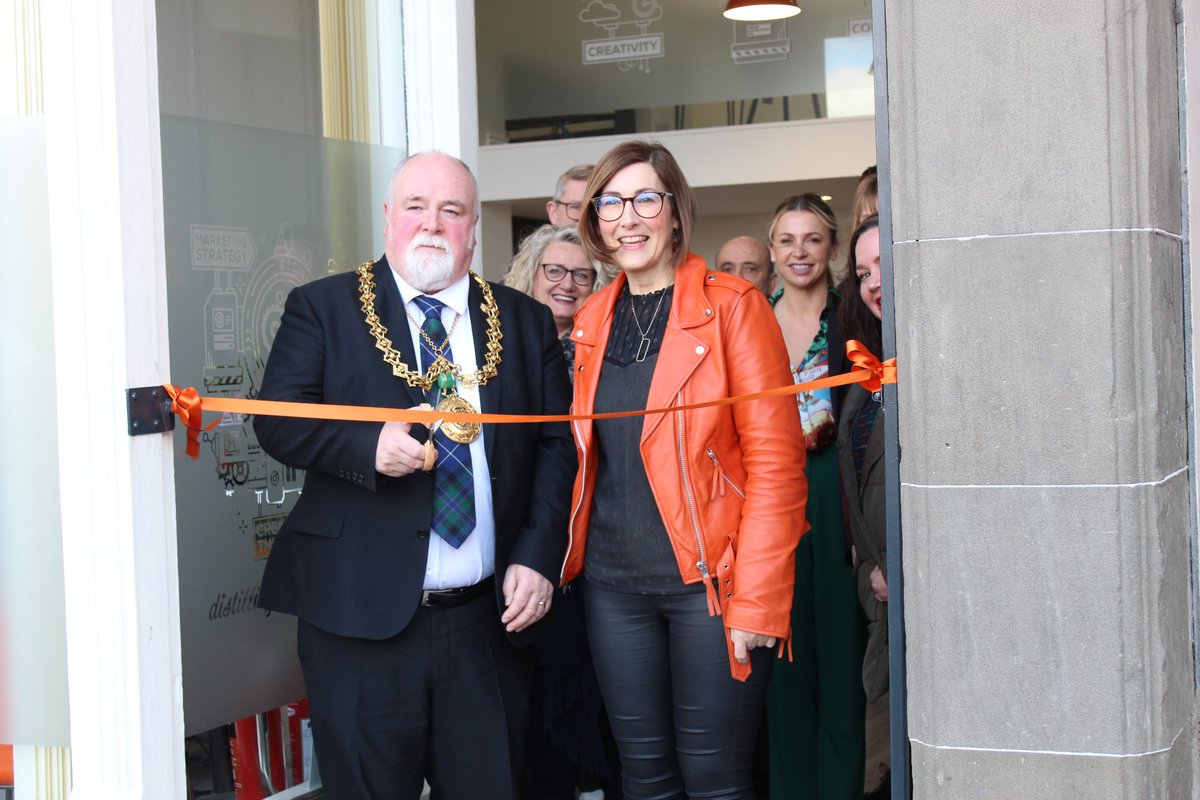 MaltingHouseDS's tweet image. Celebrating the opening of our new studio with a visit from @LordProvostDCC. Clients &amp;amp; friends were treated to cakes from @NewportBakery &amp;amp; macarons from @Mlle_Macaron 
themaltinghouse.co.uk/post/opening-o…
#DistillingDistinctiveDesign #DesignAgency #WebsiteDesign #SocialMedia #Dundee