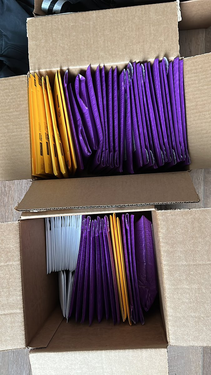 paullydoughnuts's tweet photo. First set of packages going out! More this afternoon, if you paid 😅🙏! I can’t thank you all enough for the support still & can’t believe 2 years ago, I sold 1 PWE in my first stack sale… #gettostackin #alwayshumbled #thefreshest #thehobby https://t.co/FazCYwf4G0