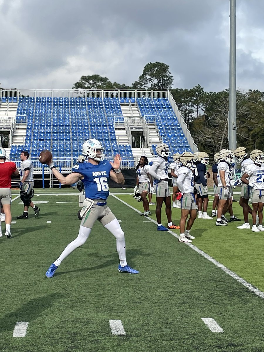 SportsRadio991's tweet photo. QBs getting reps in with WRs vs DBs https://t.co/5QGgcTaVhy