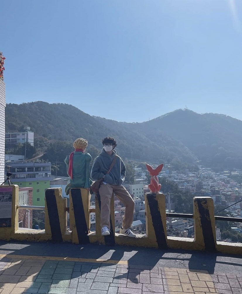 cheonsaskz's tweet photo. Busan parallel with jeongin 🥰
#SSD #StaySelcaDay #StrayKids @Stray_Kids https://t.co/lejLdd3gzB