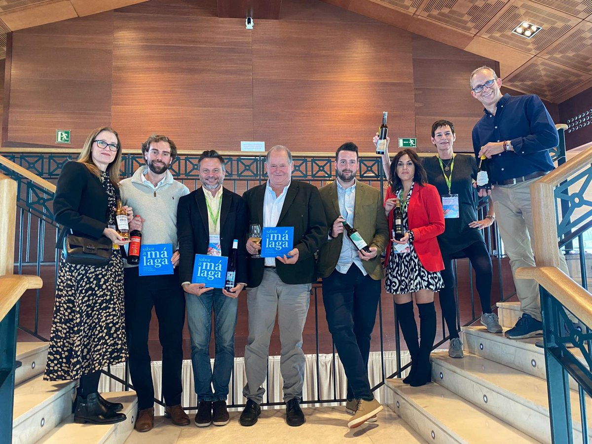 Los vinos de Sabor a Málaga se exhiben hoy en la XXII edición de Experiencia Verema Valencia agromagazine.es/actualidad/los… <a href="/IgnacioDimobe/">Ignacio</a> <a href="/dimobebodegas/">Bodega Dimobe</a> <a href="/BodegasBentomiz/">Bodegas Bentomiz</a> <a href="/SaboraMalaga/">Sabor a Málaga</a> <a href="/AguaLeonor/">leonor garcia-agua</a> <a href="/CortijoLaFuent3/">Bodega Cortijo La Fuente</a> <a href="/Verema/">Verema</a>