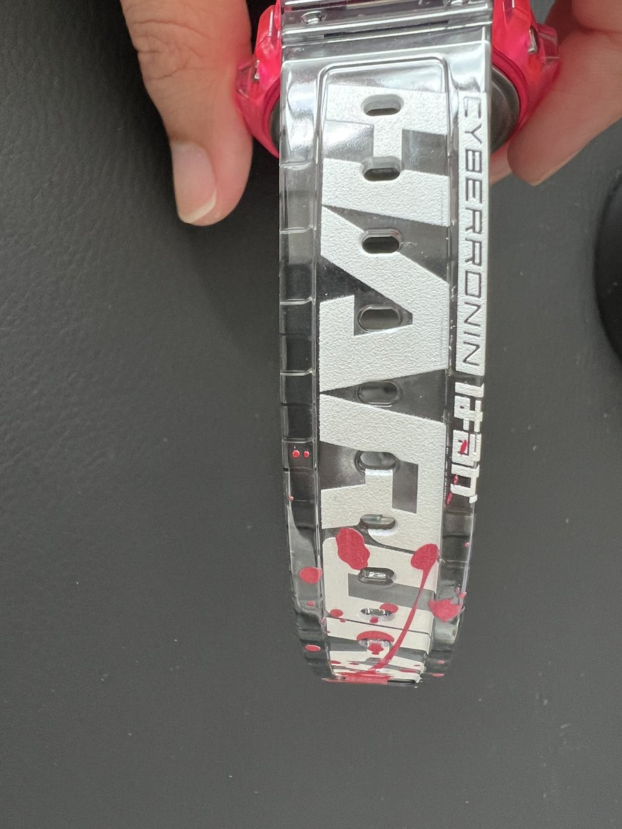 Scuhk444's tweet photo. Just received my g-shock from @HarukaRonin !

The team has been delivering on their promise since mint, gifting holders with webtoons, G-shock, Chibi figurines. There is also art revamp coming up, definitely come take a look at this community! https://t.co/7BOyqxIw1k