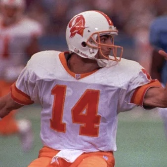 ProFootballHOF's tweet photo. Which @Buccaneers helmet was better?

RT: Creamsicle
Like: Modern https://t.co/RiuejTftQK