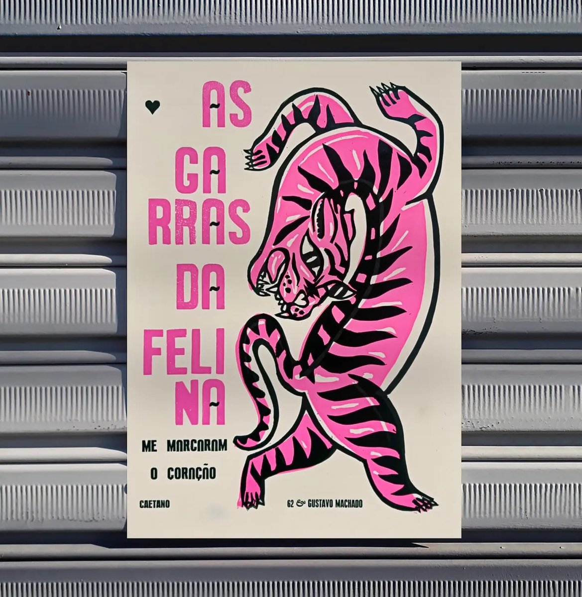 GstvMachado's tweet photo. Nessa obra ilustrei e gravei essa tigresa de "unhas negras e íris cor de mel" rsrsrs baseado na música de Caetano Veloso. <3

#letterpress #letterpresslove #movabletype #tipografia #tiposmoveis #design #type #typografic #typography #tipo #poster #typographyposter #cartaz https://t.co/uM6zsxLIV5