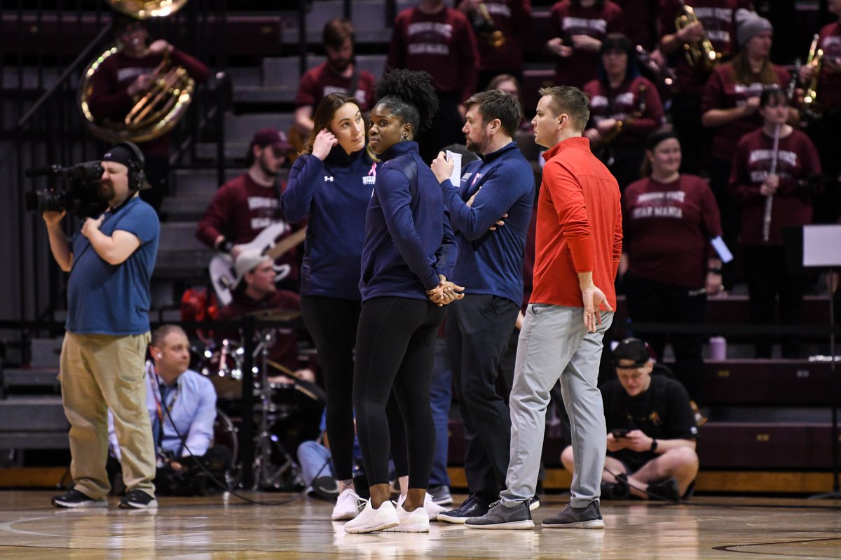 BoomJamey's tweet photo. What a privilege to do life with this crew. Love our staff and team!! 🏀🐻 https://t.co/BoJPyUwbnt