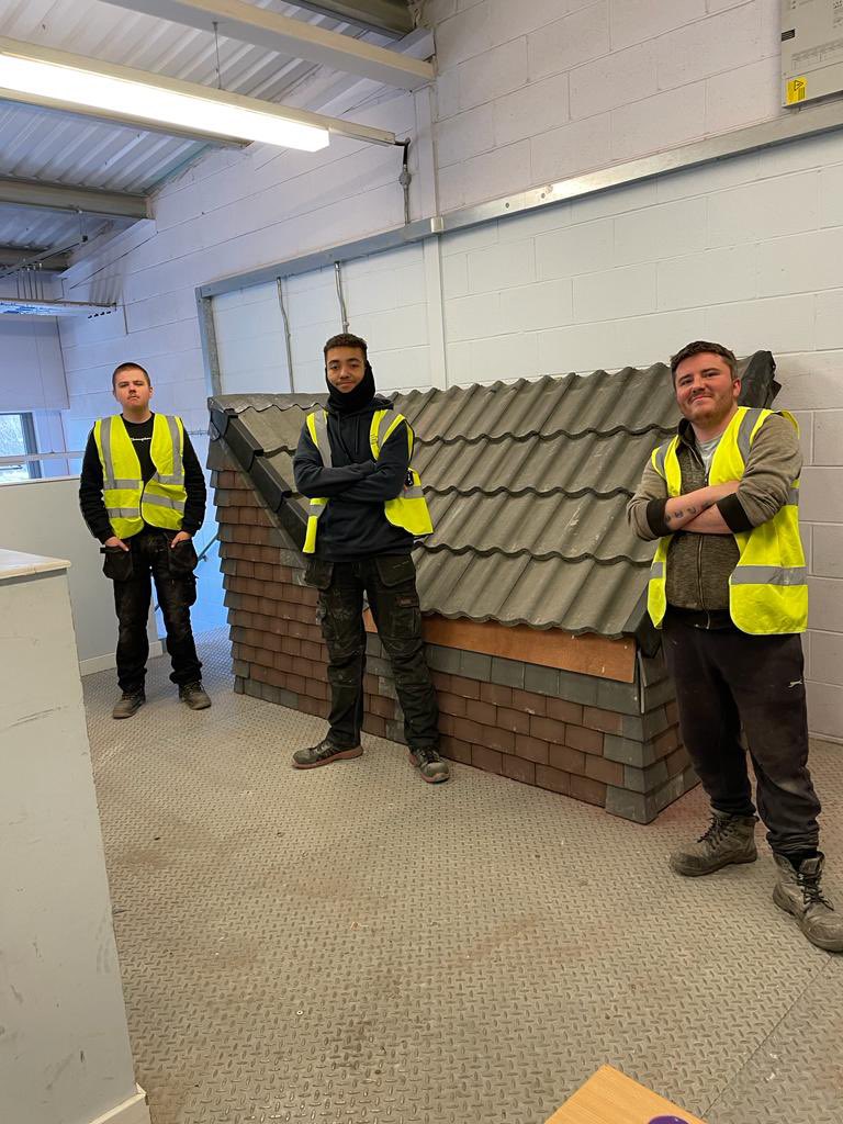 Great effort from our first year RST class. First attempt using external angle tiles from <a href="/BMIUKandIreland/">BMI UK & Ireland</a> for plain tiling onto vertical panels as well as a small single lap tiling element finished with <a href="/KloberLtd/">Klober Ltd</a> verges 👏🏼<a href="/SLCek/">South Lanarkshire College</a> #apprenticeships #Construction #roofing