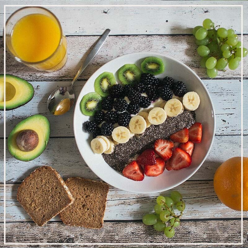 wonderleafgroup's tweet photo. Dietary monotony is a major reason many people fall off a #healthy diet. 🙃
Make gradual changes and introduce new habits into your diet.
 What changes are you working towards? 🤔
#ChangeIsGood #StartToday #MakeItHappen 💪 https://t.co/4PHkcBeSjW