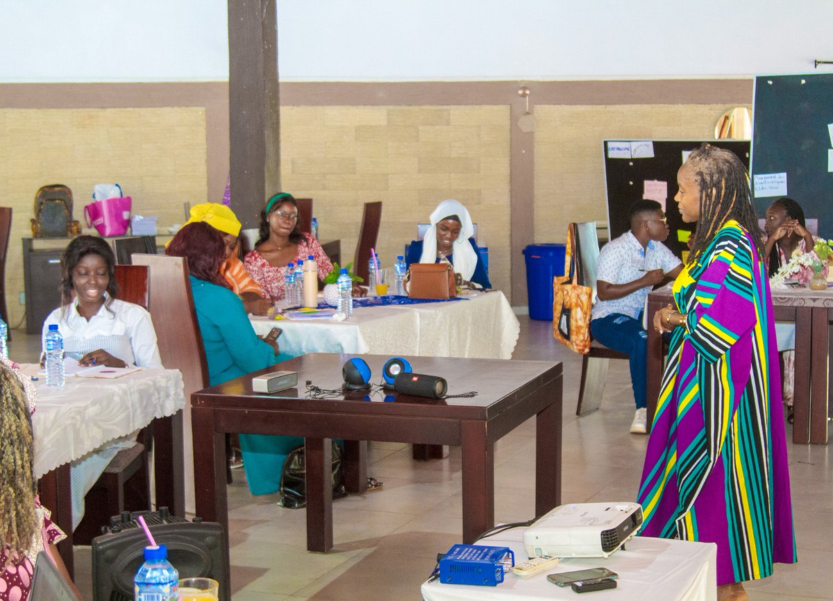 ipbfpananetugri's tweet photo. Deuxième session de l'#IFA!!! 
Cette semaine, des féministes de 14 pays africains se sont réuni.e.s à Lomé pour renforcer leurs connaissances et capacités sur le #féminisme. Les thèmes abordés : #écoféminisme, #agroécologie, #VBG, et les recherches et la communication féministes. https://t.co/XFGTblNbWc