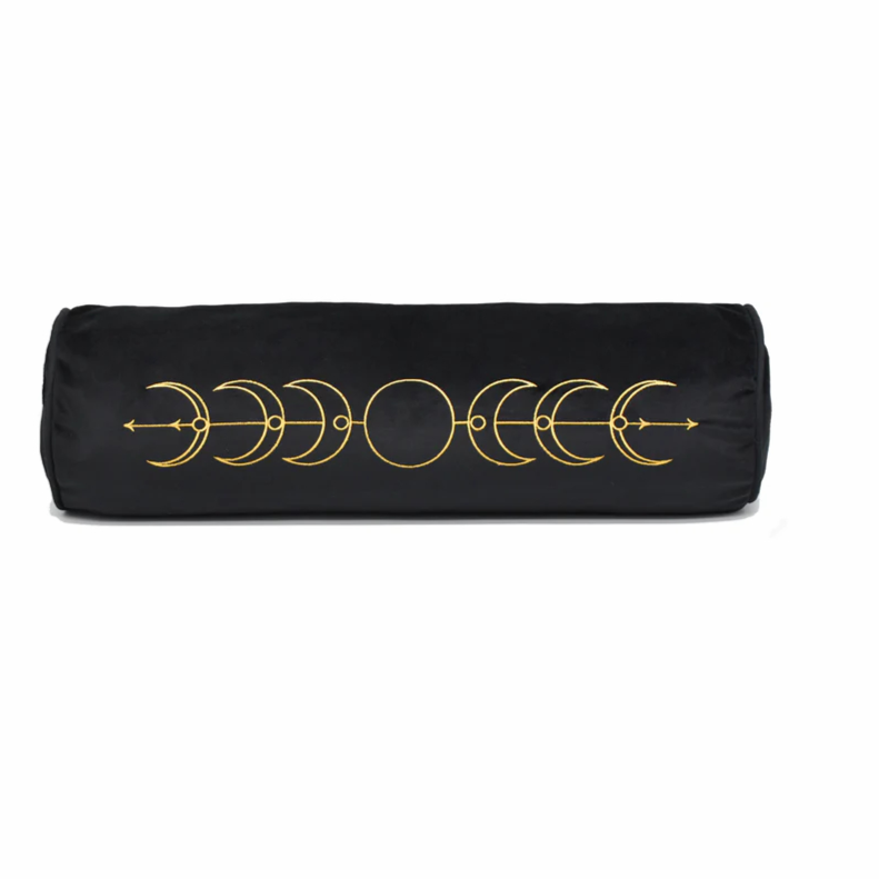 sininlinen's tweet photo. Choose your own adventure and pick the perfect bolster pillow to cuddle with. ✨
#bedroom #bedroomgoals #bedroomdecor #bedroominspo #bedroomdesign #bedroomvibes #bolsterpillow #sininlinen #pillowparty #pillowfight https://t.co/iz2kqalijB
