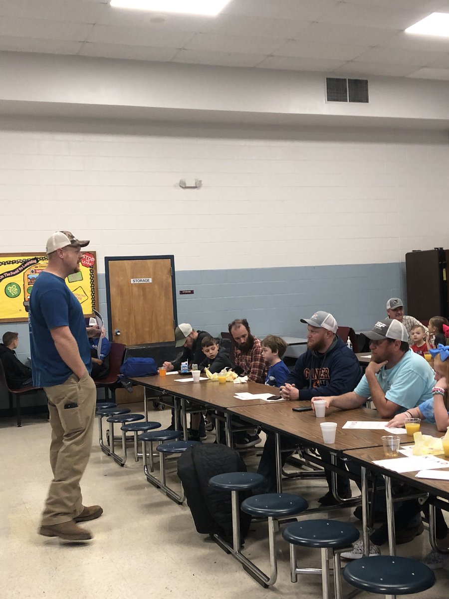 NorthBrookElem's tweet photo. Another Awesome All Pro Dad Program today. So glad @DrAaronAllen1 was there! #intentional #bluejayblessed https://t.co/THI3QIjE7H