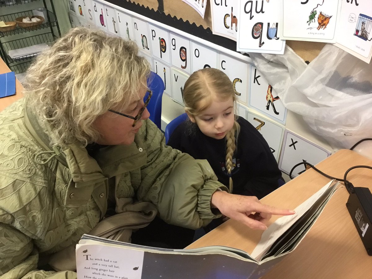 HatfeildPrimary's tweet photo. Such a great turn out for our first ever Reading Cafe! Lovely to see so many EYFS and KS1 parents sharing books with their children and their friends. #readingforpleasure #readinginschools #hatfeild #booksforlife https://t.co/BVeUMqABpk