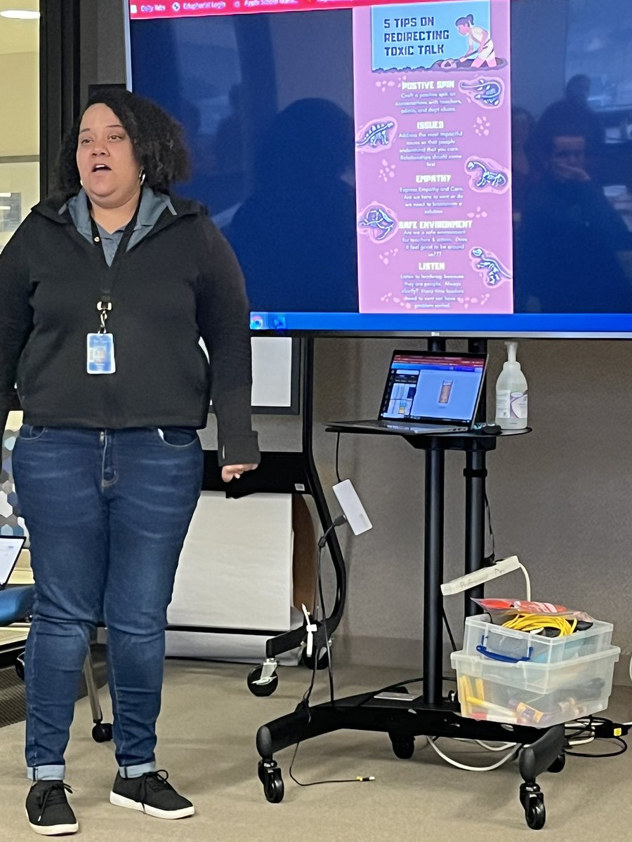 IISD_iLearn's tweet photo. Morning PLC with Secondary DLC’s is always an amazing learning experience!!! @IrvingISD #ICADay #DLCLife https://t.co/6lN5zmzMdX