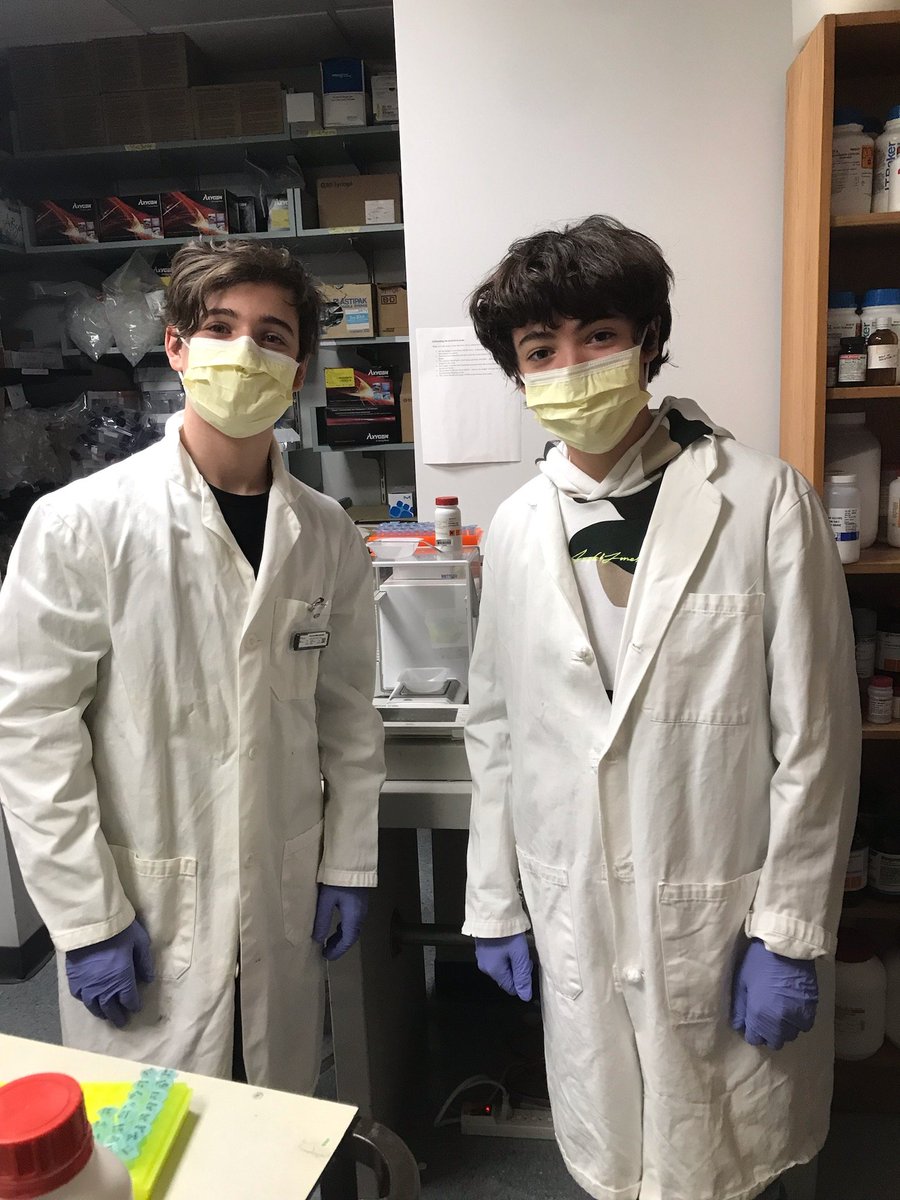 Davis Lab (@rdavislab) on Twitter photo Welcoming our newest interns David Mora Sabio and Daniel Mora Sabio <a href="/RogerJDavis1/">Roger J Davis</a> <a href="/Gsabiolab/">Guadalupe Sabio</a> <a href="/CuantaCiencia/">Alfonso M. Corral</a> Welcoming our newest interns David Mora Sabio and Daniel Mora Sabio <a href="/RogerJDavis1/">Roger J Davis</a> <a href="/Gsabiolab/">Guadalupe Sabio</a> <a href="/CuantaCiencia/">Alfonso M. Corral</a>
