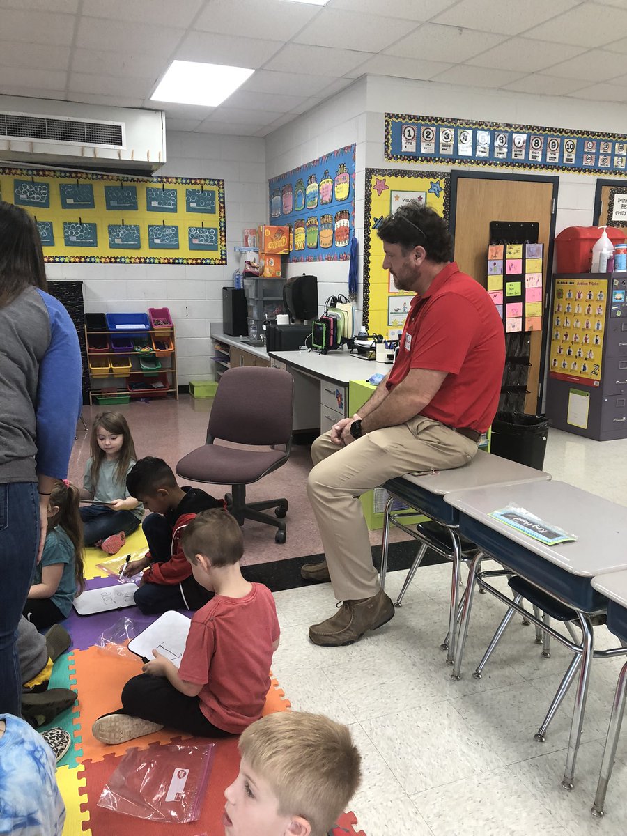 NorthBrookElem's tweet photo. We are intentional in what we do each and every day. Thanks for the visit @DrAaronAllen1. #intentional #bluejayblessed https://t.co/72Qvj4Aou2
