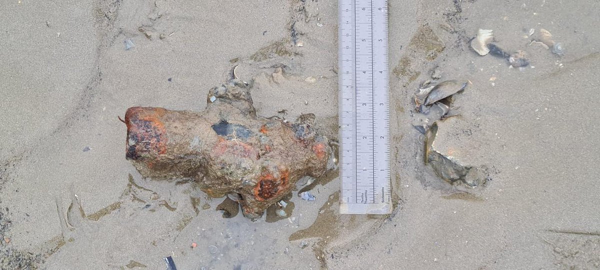 COASTGUARD officers and a bomb disposal team were called to Chalkwell Beach after reports of suspected ordnance.
Read more
Visit: leigh-on-sea.news 
Contact us. Visit: leigh-on-sea.news/contact-us