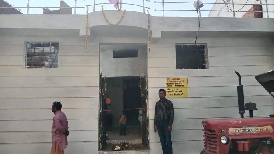 JBPShahdolAmrut's tweet photo. 🏠🏠सब का सपना 🏠🏠घर हो अपना🏠🏠
🎈🎈🎈सबको आवास🎈🎈🎈
🌻🌻प्रधानमंत्री आवास योजना Urban 🌻🌻
🎊🎊के अंतर्गत जबलपुर संभाग मंडला के🎊🎊 🌎
😊😊😊हितग्राही अपने घर में गृह प्रवेश करते हुए 🎉🎉🎉
#sabko Aawas
#HousingForAll.
#TransformingUrbanLandscape #TransformingLives https://t.co/Dj883FCch4