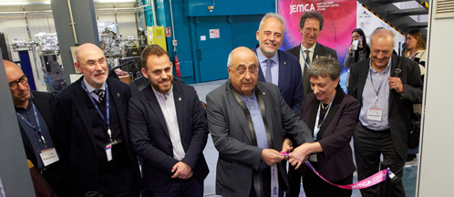 ALBAsynchrotron's tweet photo. Avui hem inaugurat el #JEMCA, el nou Centre de #Microscòpia Electrònica al #SincrotróALBA🔬
Instal·lació pionera amb dos #microscopis, compartida entre diversos centres de #recerca i oberta a la comunitat científica
👉https://t.co/HM2wV3llsd🔗
#FEDERRecerca #FonsUEcat #ICTSnews https://t.co/TZEbOFo5Cq