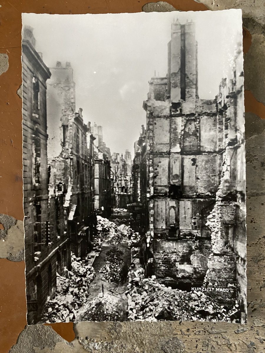 editsingulier's tweet photo. Saint-Malo, août 1944. Ensemble de 10 cartes postales intitulé "Après la bataille", acheté juste après la guerre par mes grands-parents. https://t.co/KSMODRSMFN