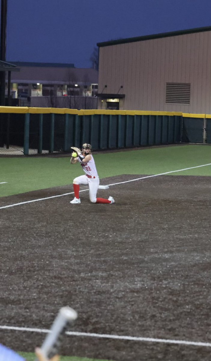 Royalssoftball2's tweet image. New Site softball would like to congratulate Ava Elliott on receiving her first scholarship offer from Northeast Tigers last night. We are proud of you. #Royals #NETigers